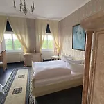 Jagdschloss 酒店 Lalendorf