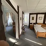 Jagdschloss *