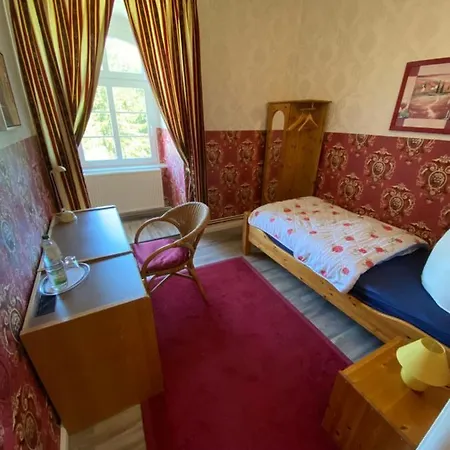 Jagdschloss Hotel *