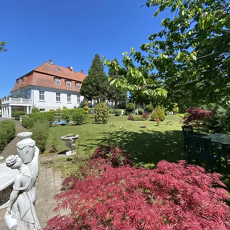 Jagdschloss Отель Lalendorf