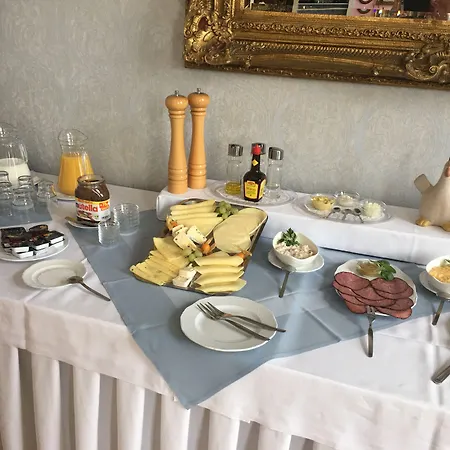 Jagdschloss Отель *